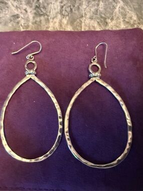 Inspiranza Designs Prima Donna Earrings - Sterling SilverHammered Large Hoops